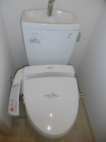 大阪市中央区安堂寺町２丁目の賃貸マンションのトイレ