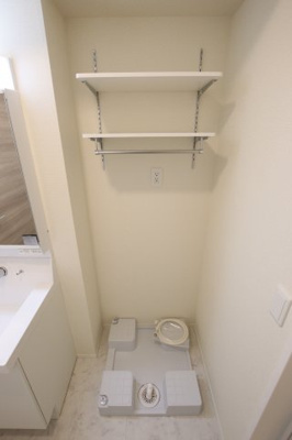 【設備】 | アヴェルラ堺 | 室内洗濯機置き場