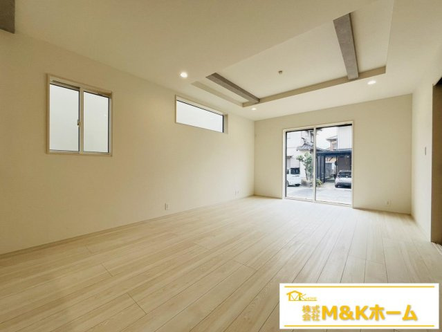 半田市花田町1丁目　全3棟　2号棟の居間・リビング|R8.2.7撮影　マルチスキップがあります♪