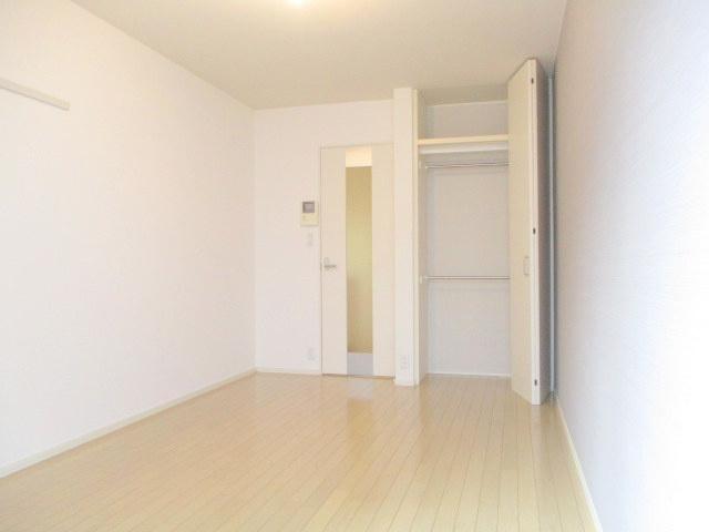 カーサ堤通の居間・リビング|★洋室７．１帖★