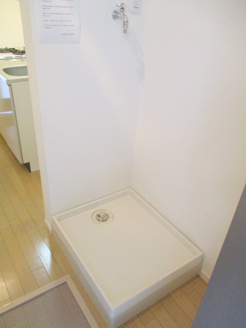 カーサ堤通の設備|★室内洗濯機置場★