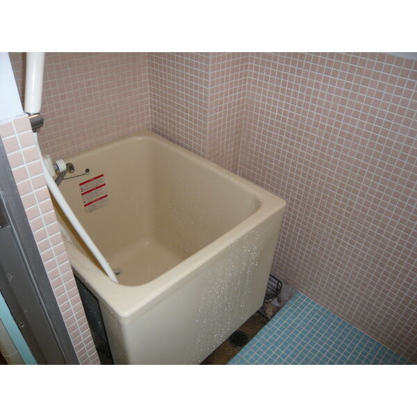 ニューマンション丸由の浴室