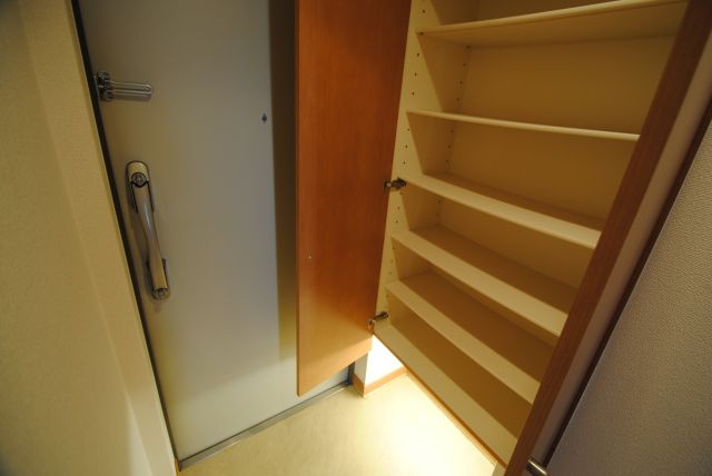 エクセレント東町の収納