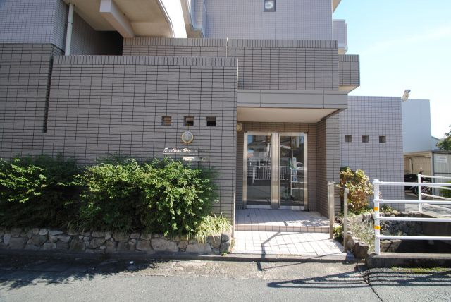エクセレント東町の玄関