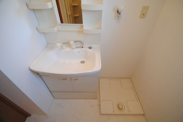 エクセレント東町の独立洗面台