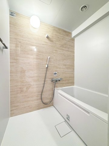 ◆室内リフォーム済◆３階上層階なし広々角住戸◆３沿線利用可能◆パークテラス桃山の浴室|浴室