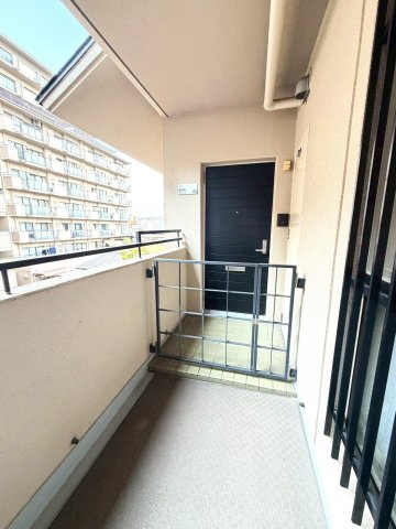 ◆室内リフォーム済◆３階上層階なし広々角住戸◆３沿線利用可能◆パークテラス桃山の玄関|玄関