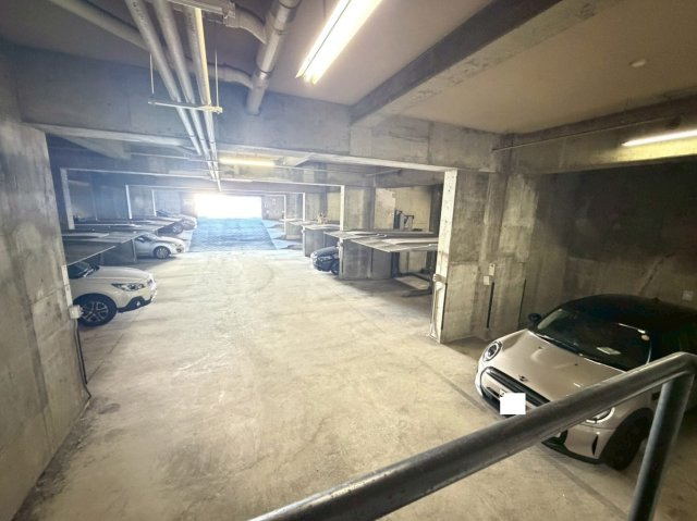 ◆室内リフォーム済◆３階上層階なし広々角住戸◆３沿線利用可能◆パークテラス桃山の駐車場|駐車場