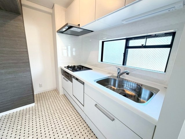 ◆室内リフォーム済◆３階上層階なし広々角住戸◆３沿線利用可能◆パークテラス桃山のキッチン|キッチン