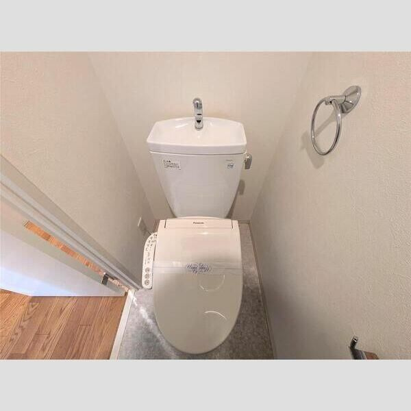 アーバイル文京白山　２０５号室のトイレ