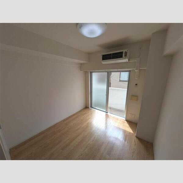 アーバイル文京白山　２０５号室の居間・リビング