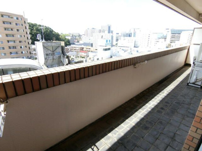 【バルコニー】 | 成田コリンズ
