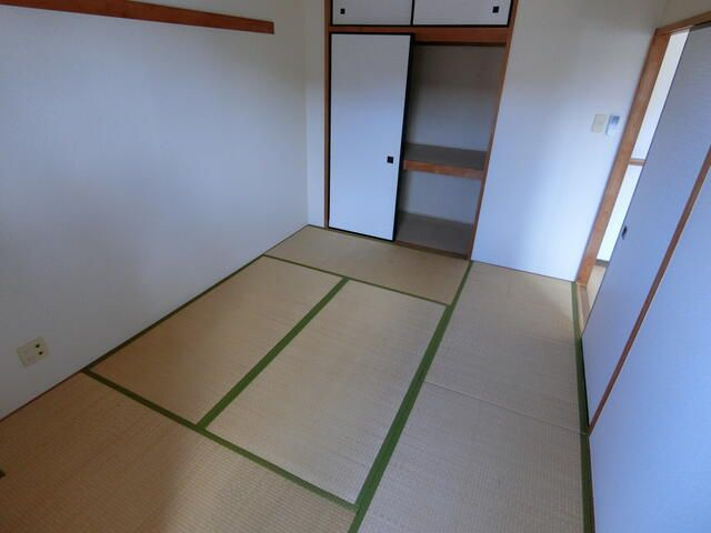  | 成田コリンズ