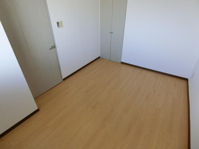  | 成田コリンズ