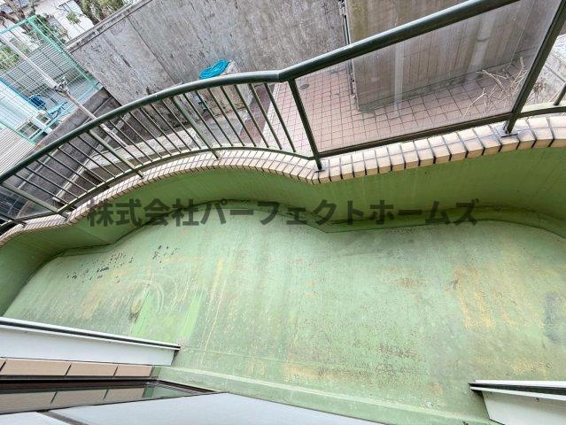 ニューハイツ岡山手のバルコニー|開放的で明るい空間を演出してくれるバルコニーです