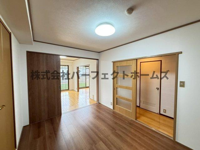 ニューハイツ岡山手の洋室|落ち着いた色調の洋室です