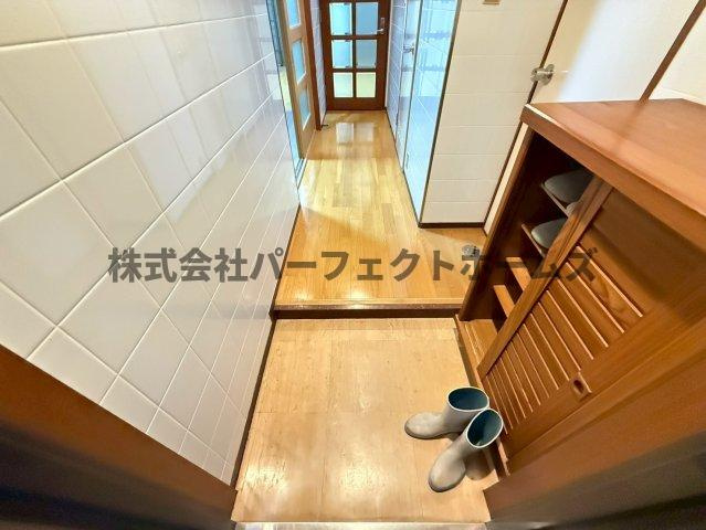 ニューハイツ岡山手の玄関|明るい玄関です