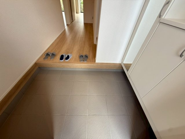 ★★与那原町上与那原-3号棟（全4棟）の玄関