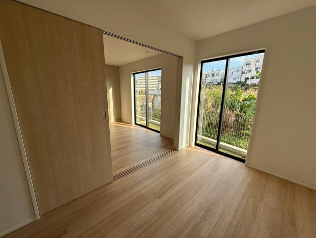 ★★与那原町上与那原-3号棟（全4棟）の洋室