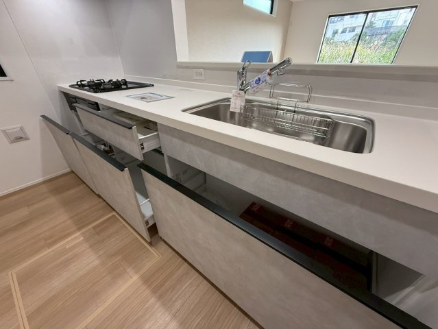 ★★与那原町上与那原-3号棟（全4棟）のキッチン