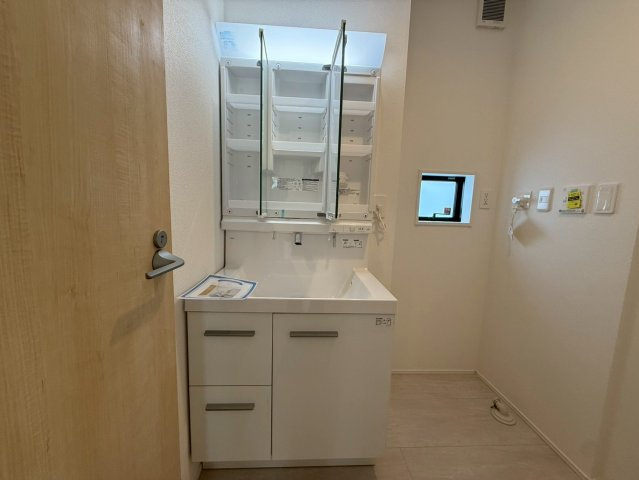 ★★与那原町上与那原-3号棟（全4棟）の独立洗面台