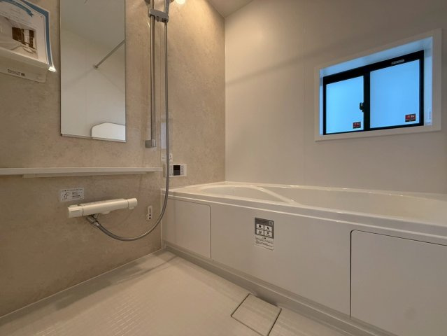 ★★与那原町上与那原-3号棟（全4棟）の浴室