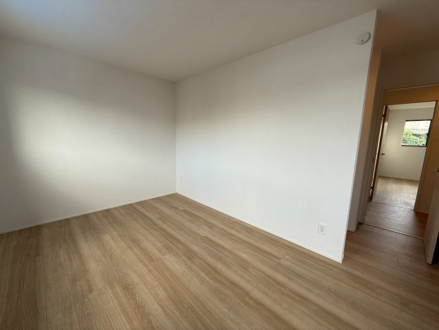 ★★与那原町上与那原-3号棟（全4棟）の洋室