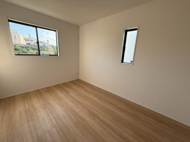 ★★与那原町上与那原-3号棟（全4棟）の洋室