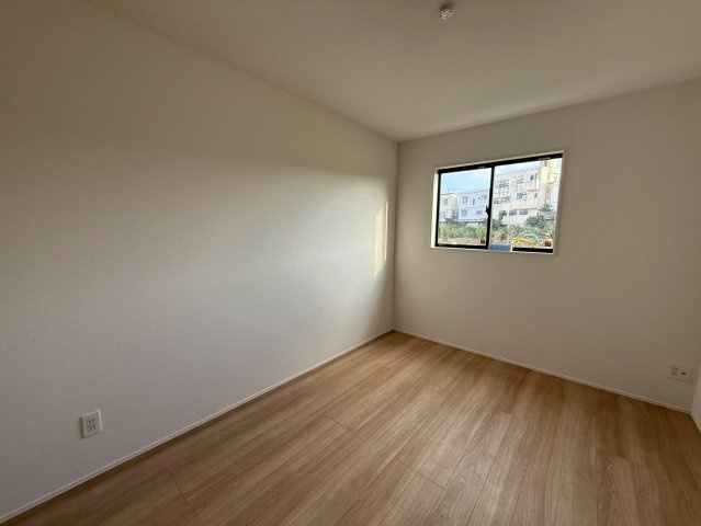 ★★与那原町上与那原-3号棟（全4棟）の洋室