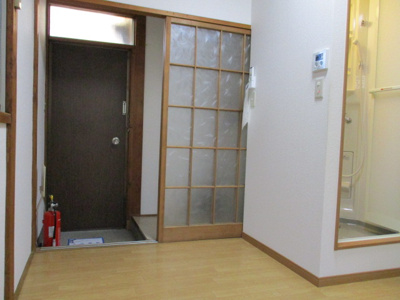 【玄関】 | 三峰荘 | 収納もある玄関です