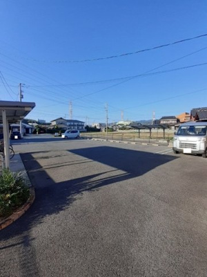 【駐車場】 | カーサ・ドマーニ | 駐車場完備です