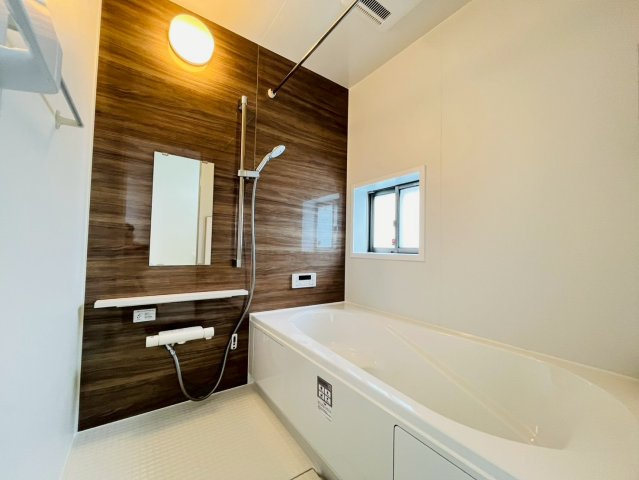 ＋＋読谷村瀬名波-A号棟（全2棟）の浴室|お風呂で日々の疲れを落としましょう