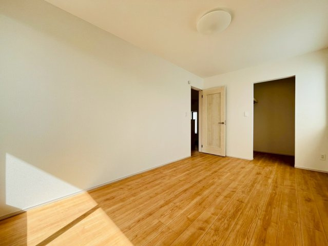 ＋＋読谷村瀬名波-A号棟（全2棟）の洋室|個人の部屋や寝室として使える洋室です