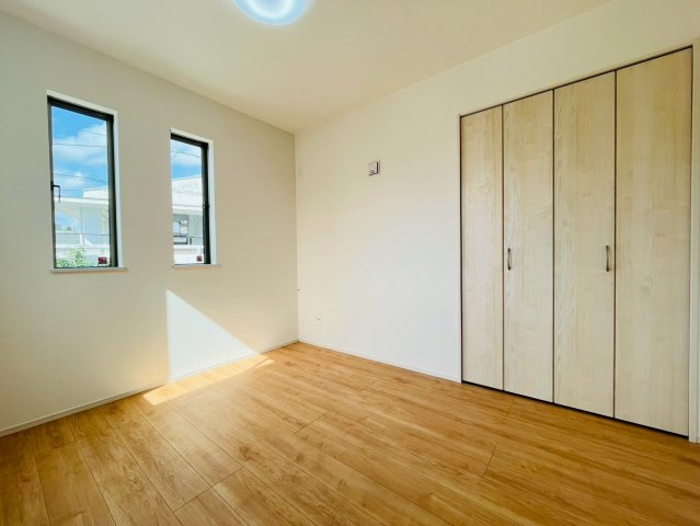 ＋＋読谷村瀬名波-A号棟（全2棟）の洋室|きれいな洋室です