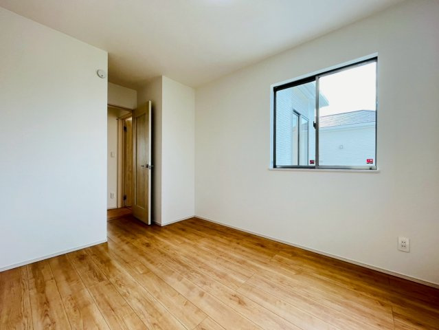 ＋＋読谷村瀬名波-A号棟（全2棟）の洋室|コンパクトで使いやすい洋室です