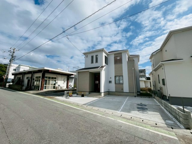 ＋＋読谷村瀬名波-A号棟（全2棟）の前面道路含む現地写真|前面道路含む現地写真です
