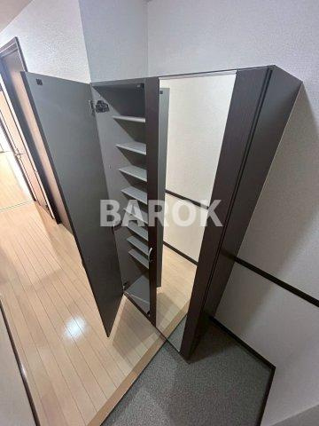 LEGEND小笹の玄関