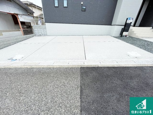 ●29(土)30(日)現地説明会！　生駒市あすか野南　限定1邸の駐車場|駐車スペース！散水栓があるので、こまめに愛車を洗えます！