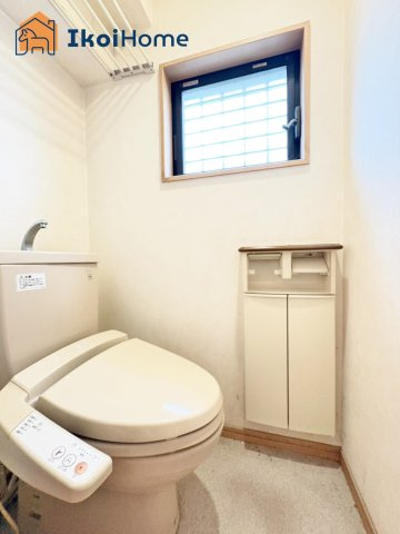 神戸市西区水谷1丁目　中古戸建のトイレ|【ホームページに現地動画掲載中】●年中無休：当日予約可●1階・2階ウォッシュレット付のお手洗い。