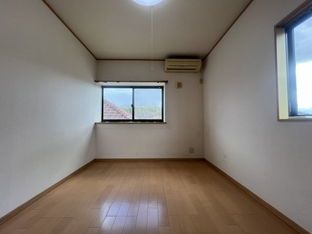 神戸市西区水谷1丁目　中古戸建の寝室|【ホームページに現地動画掲載中】●年中無休：当日予約可●2階は6帖、6帖、6.5帖ございます