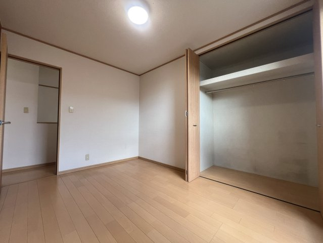 神戸市西区水谷1丁目　中古戸建の収納|【ホームページに現地動画掲載中】●年中無休：当日予約可●大型収納ございますので、お洋服など収納可能！