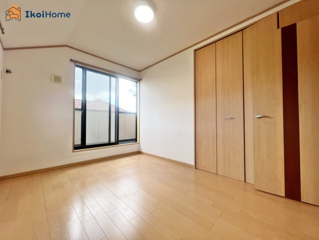神戸市西区水谷1丁目　中古戸建の収納|●資料・カタログのご請求無料●年中無休：当日予約可●フローリング材はナチュラルな美しさです！