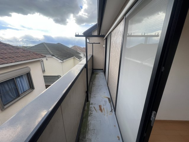 神戸市西区水谷1丁目　中古戸建のバルコニー|【ホームページに現地動画掲載中】●年中無休：当日予約可●屋根は８～万円バルコニー設置できます。