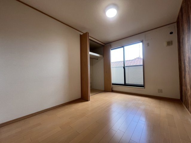 神戸市西区水谷1丁目　中古戸建の設備|【ホームページに現地動画掲載中】●年中無休：当日予約可●こちらの洋室からバルコニーに出ていただけます