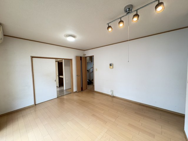 神戸市西区水谷1丁目　中古戸建のエントランス|【ホームページに現地動画掲載中】●年中無休：当日予約可●開放感があり大型家具を設置が可能