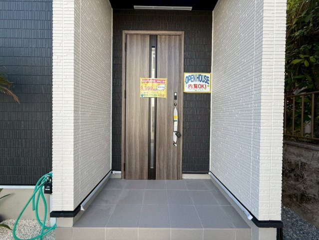 ★★南城市佐敷新開-全1棟の玄関