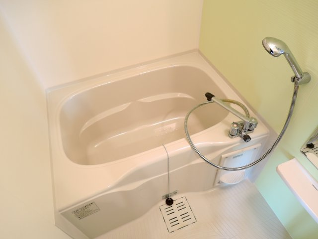 コクリコ富田の浴室