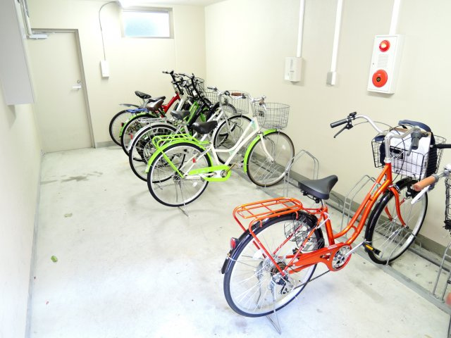 コクリコ富田の駐車場