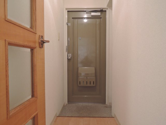 エルベコート高槻の玄関