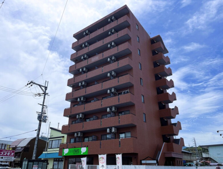 大津市本堅田５丁目の店舗事務所の外観